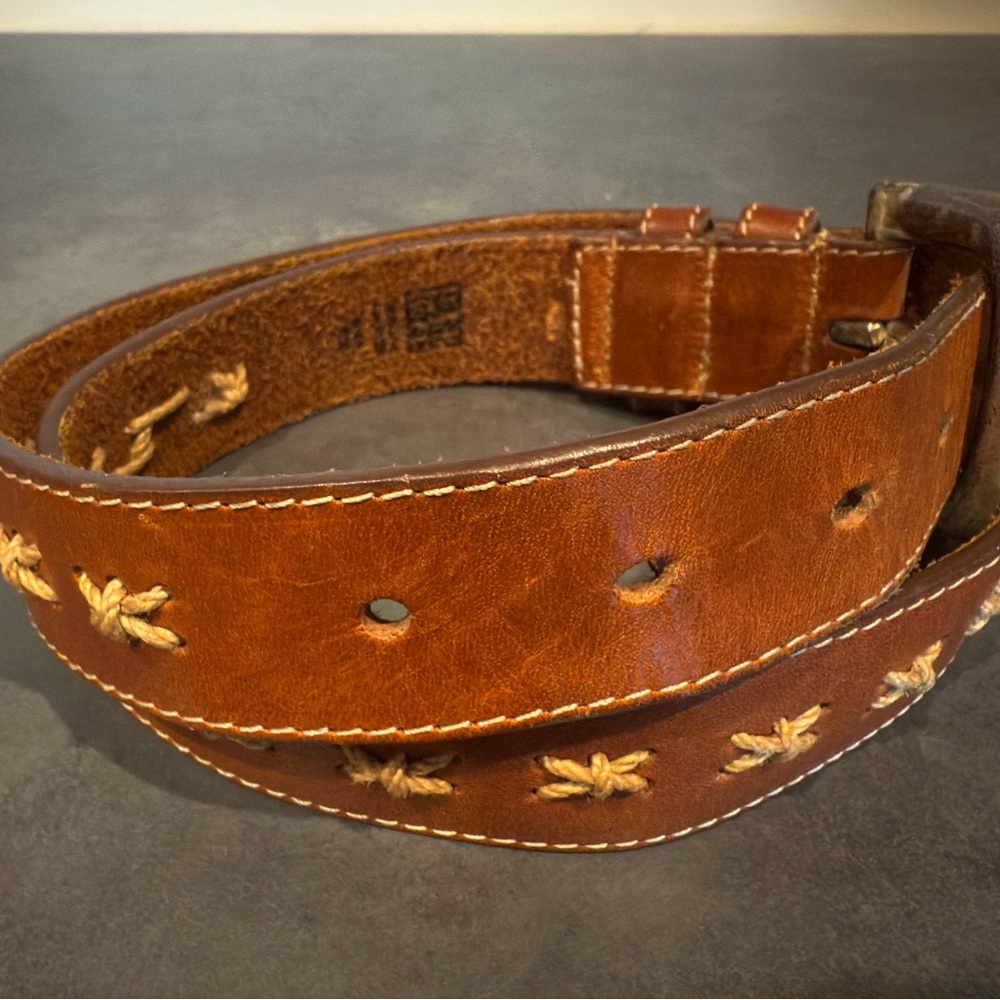 Gap 90’s Tan Leather Belt with Twine Cream Stitch Detailing 32" width 1 1/4" - Picture 4 of 5